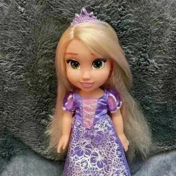Disney Princess  Tangled Rapunzel Doll - Picture 5 of 13